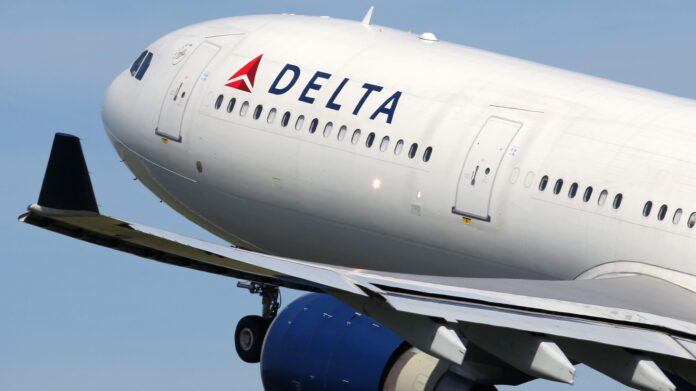 Delta passenger sneaks onto plane from NYC to Paris