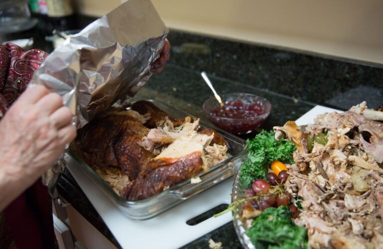 How to safely store Thanksgiving leftovers after your holiday meal