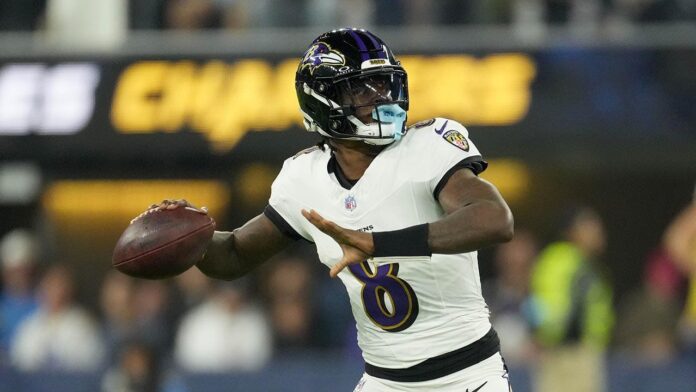 Lamar Jackson throws for 2 touchdowns, rushes for 1 as Ravens take down Chargers