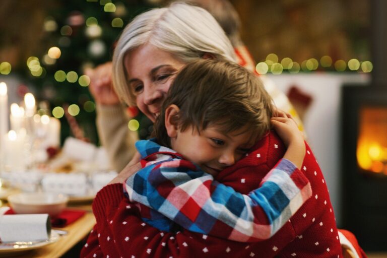 10 tips for dementia caregivers to make the holidays less stressful