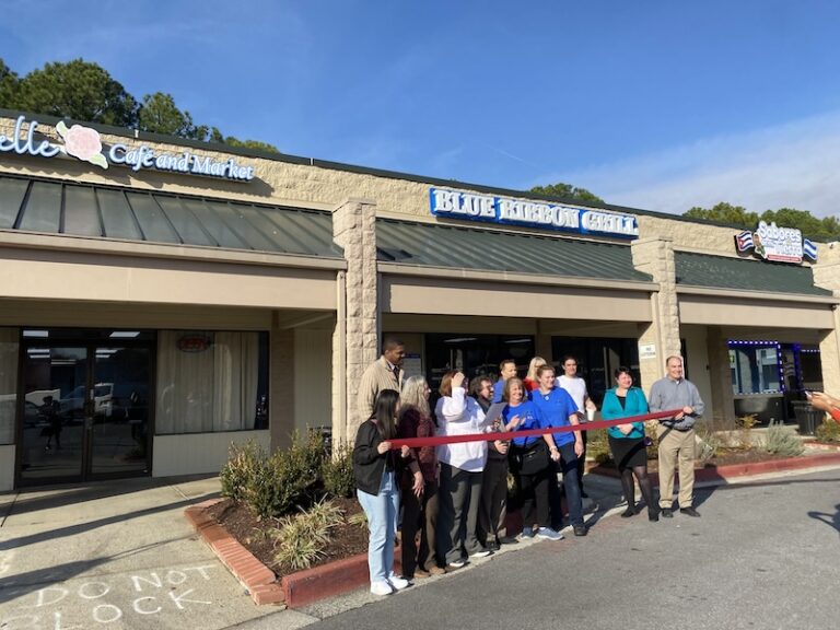 Blue Ribbon Grill reopens at North Hills Shopping Center with new cafe