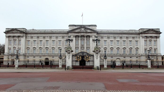 Buckingham Palace maid arrested after drunken brawl at work Christmas party - Boston News, Weather, Sports