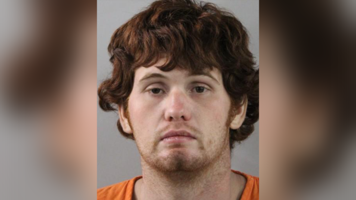 Florida man who was half-naked, 'high on meth' breaks into home, grabs carpet cleaner