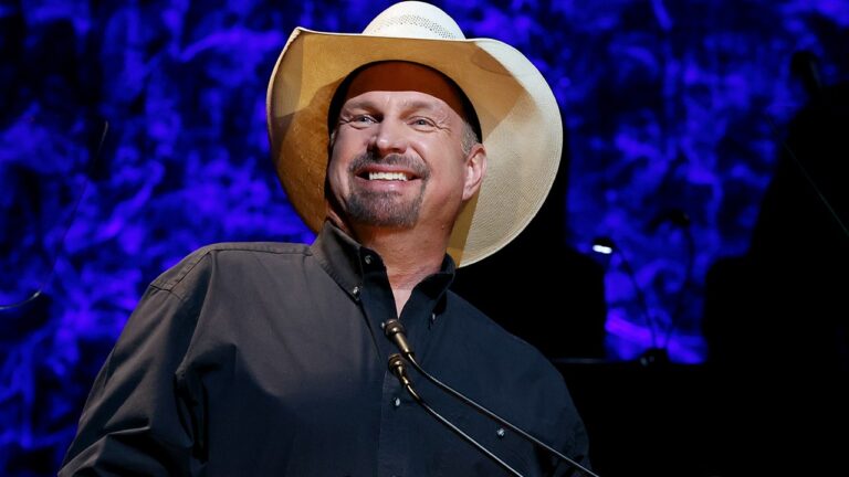 Garth Brooks gave up being 'biggest superstar' on planet to raise kids in Oklahoma