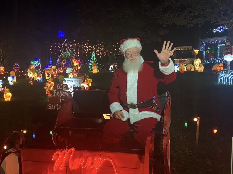 Light show at Economy's house raises funds for Make-A-Wish